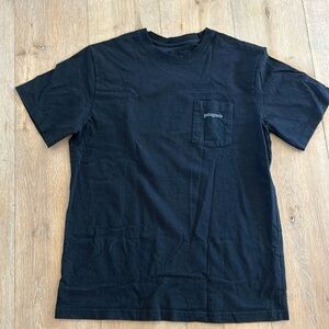 Patagonia men’s tee in size medium